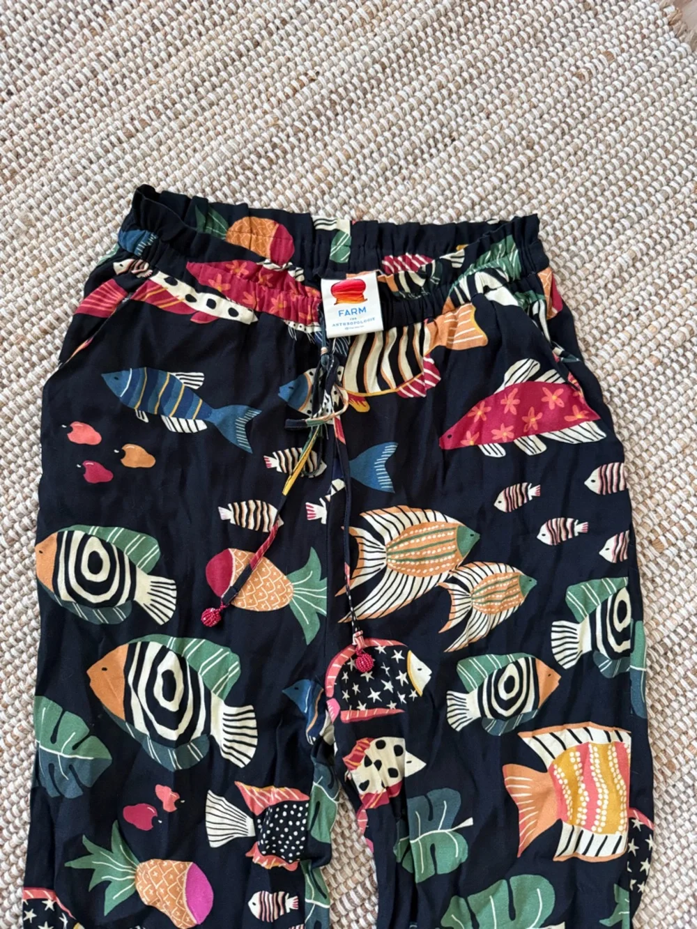 Farm Rio Fish-Print pants - Picture 2 of 2